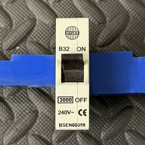 Wylex amp mcb spina - 32,
